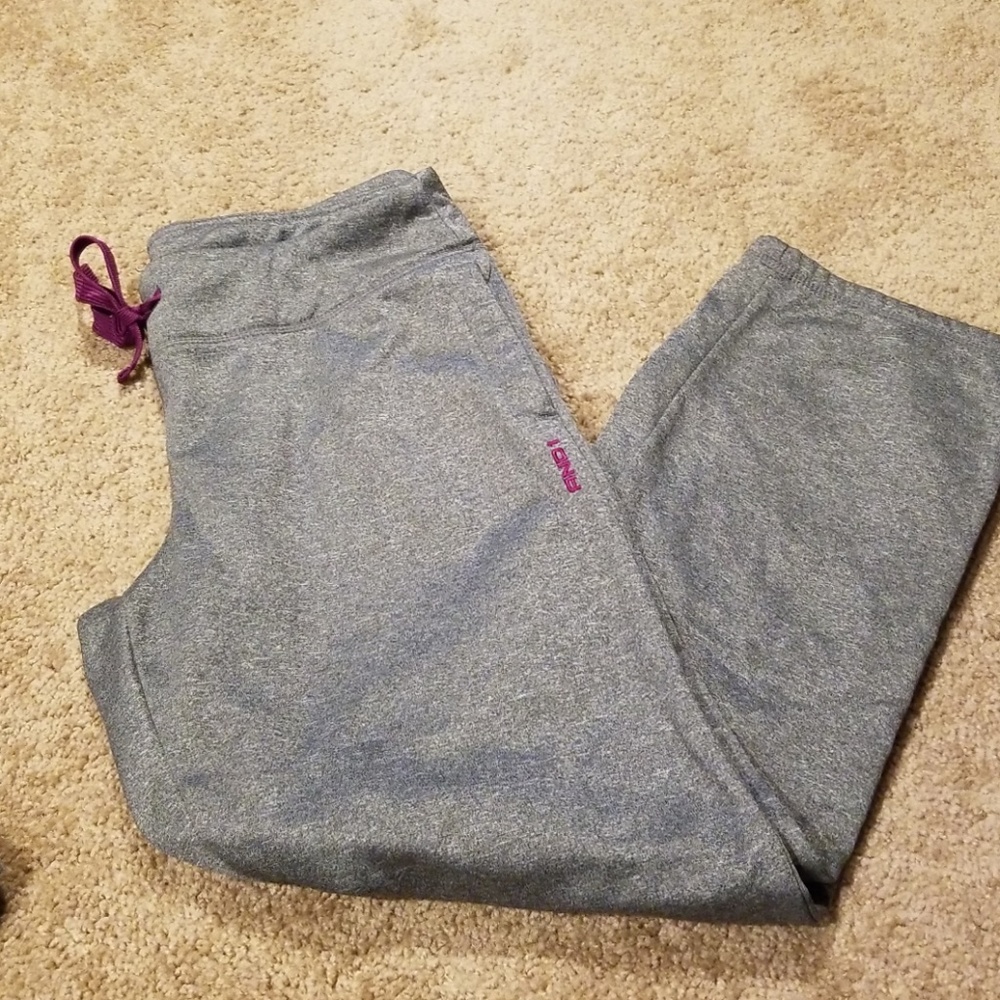 Andi capri joggers